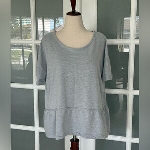 The Great. Ruffle Hem Tee – Size L – Gray
